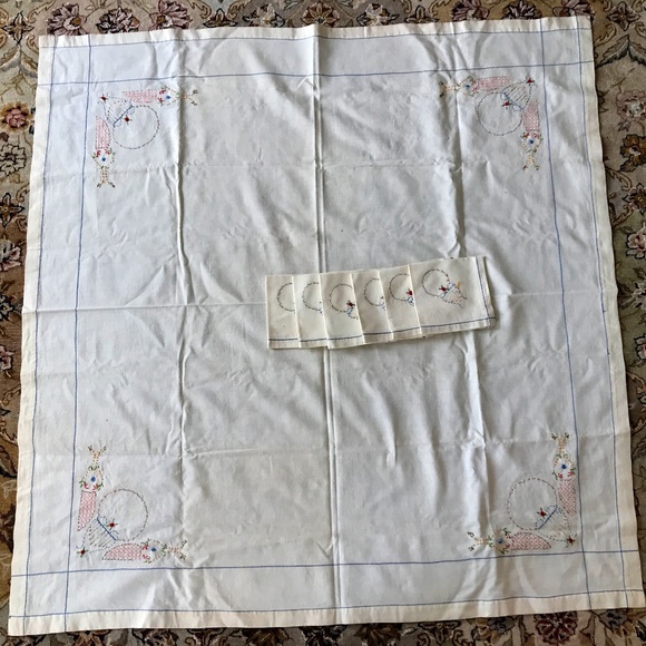 Vintage Linens - Picture 1 of 4